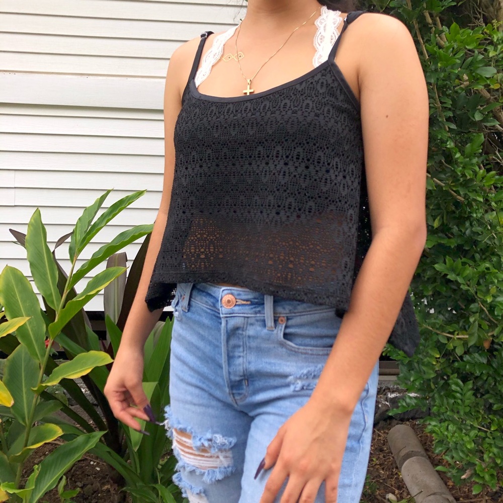 black cropped top